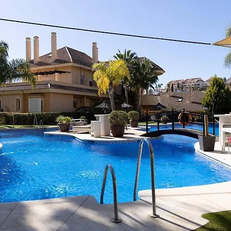 Stunning 2 Bedroom In Aloha Hill Club Apartment