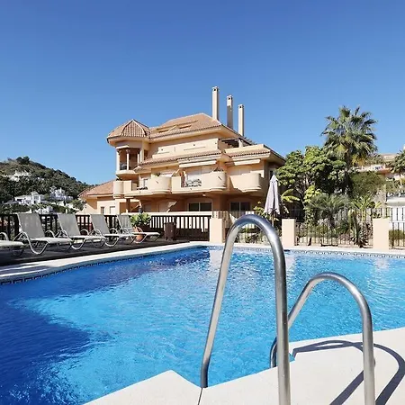 Stunning 2 Bedroom In Aloha Hill Club Apartment