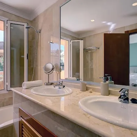 Stunning 2 Bedroom In Aloha Hill Club Apartment Marbella