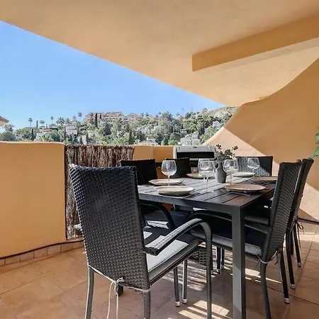 Stunning 2 Bedroom In Aloha Hill Club Apartment