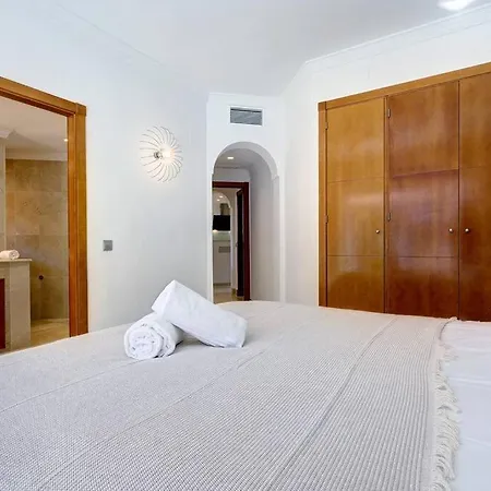 Apartment Stunning 2 Bedroom In Aloha Hill Club Marbella